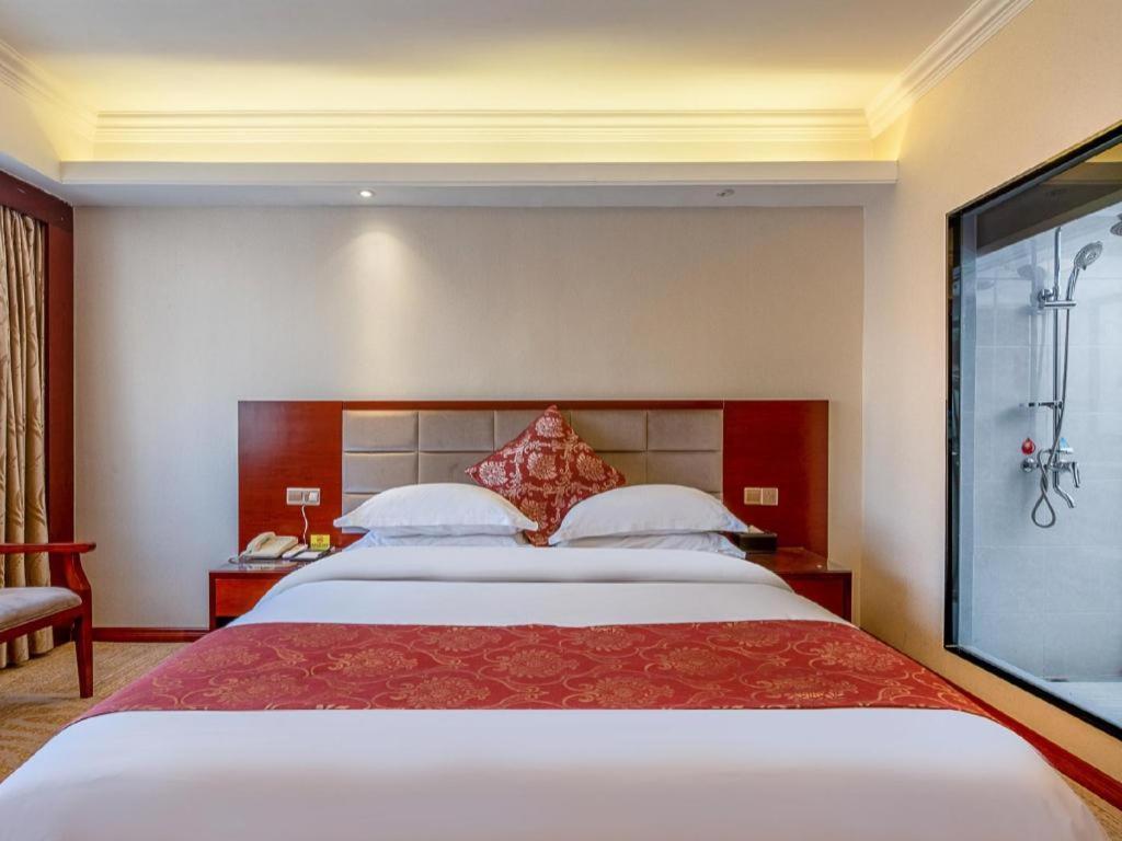 Overseas Chinese Hotel Zhuhai Exterior photo