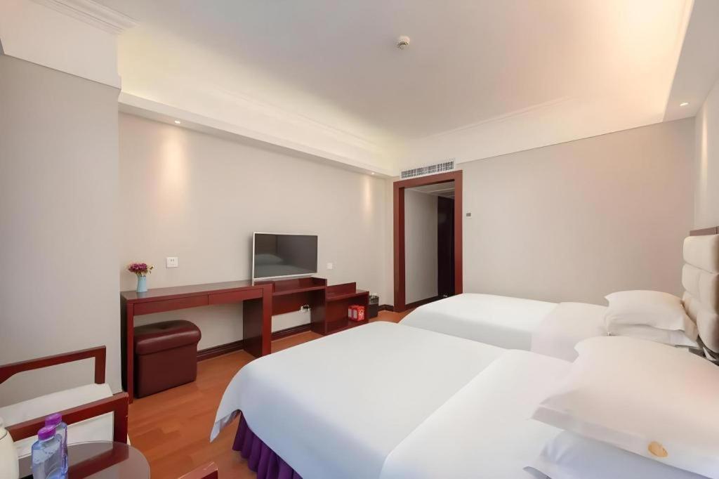 Overseas Chinese Hotel Zhuhai Exterior photo
