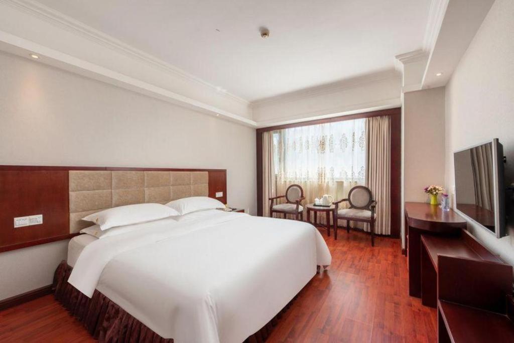 Overseas Chinese Hotel Zhuhai Exterior photo